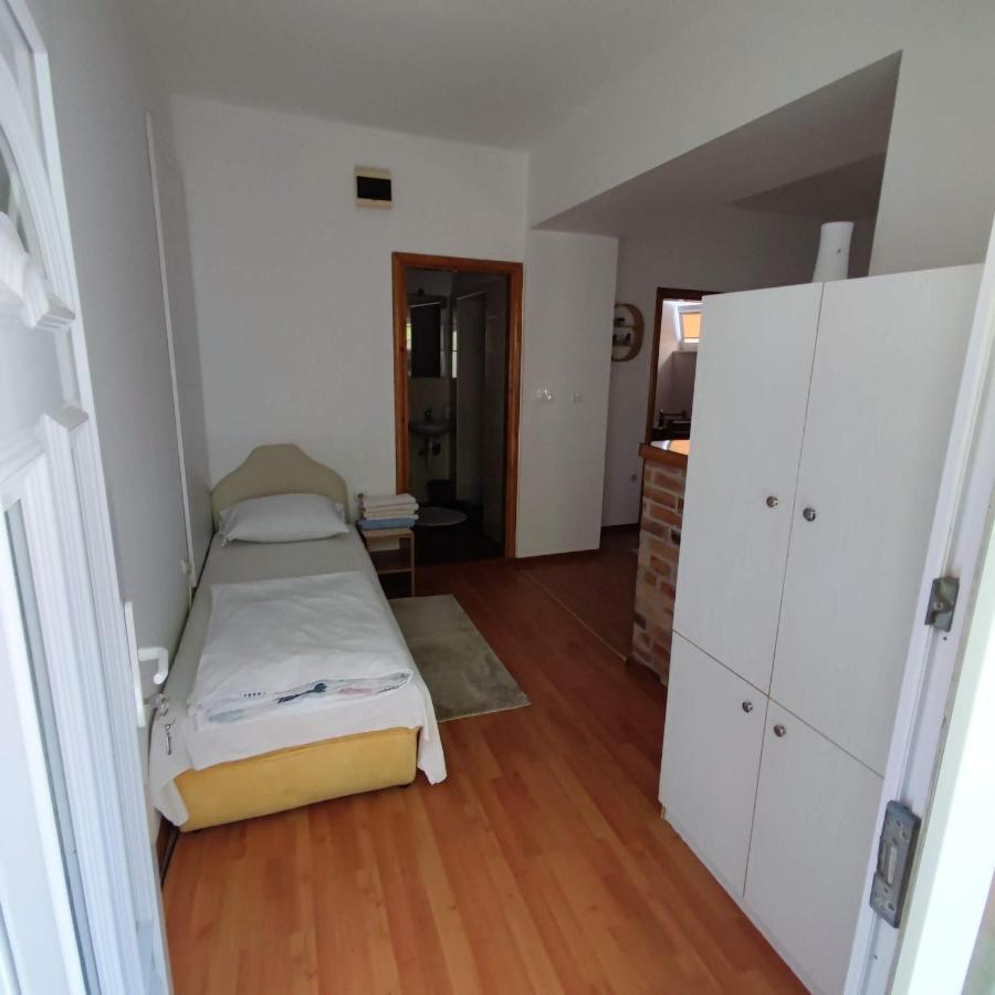 Apartments And Rooms Lena Mostar Ngoại thất bức ảnh