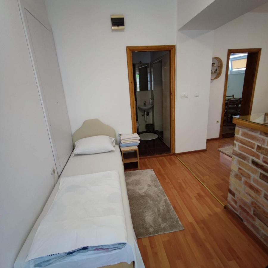 Apartments And Rooms Lena Mostar Ngoại thất bức ảnh