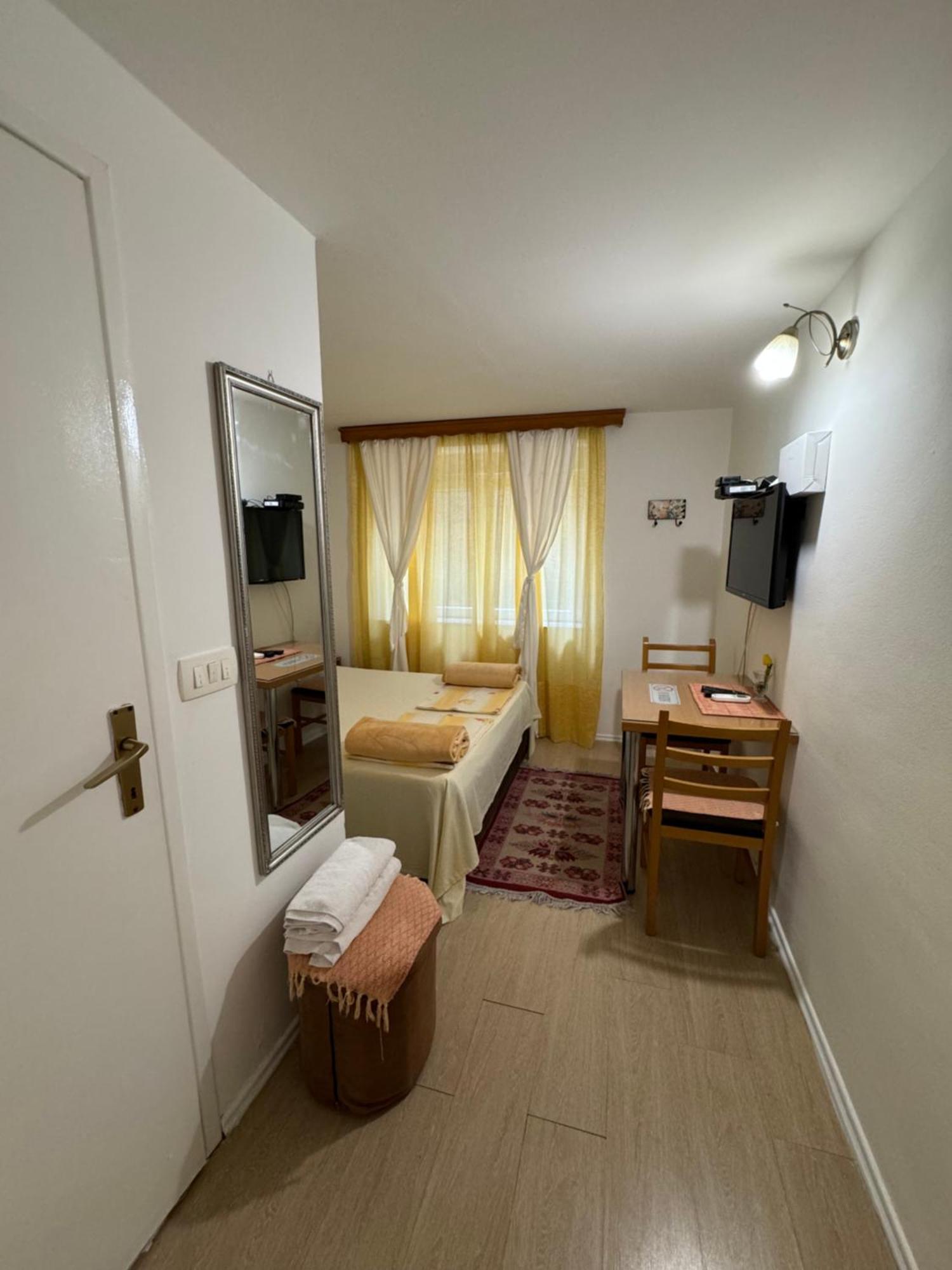 Apartments And Rooms Lena Mostar Ngoại thất bức ảnh